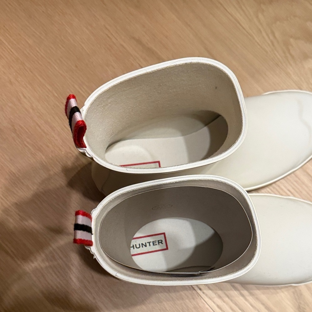 Hunter Classic Ivory Boots - Picture 3 of 3